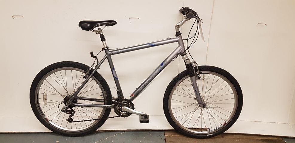 raleigh voyager trail hybrid bike